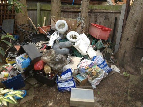 Residential waste clearance in London neighborhoods